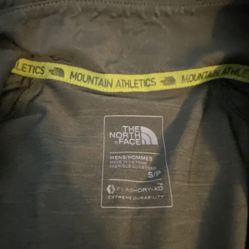 The North Face Pullover Mens Small Green FlashDry-XD Mountain Athletics 1/4 Zip
